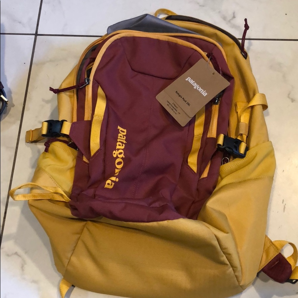 Patagonia Backpack 28liter NWT